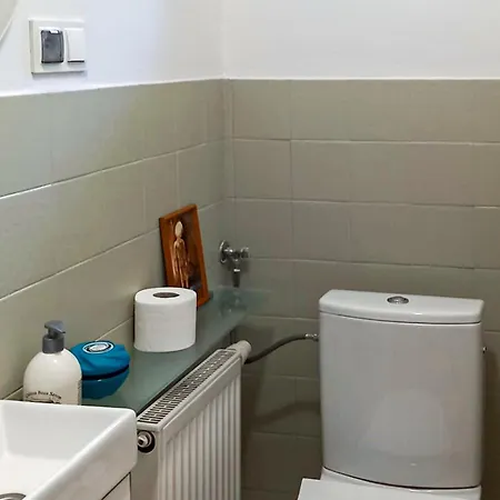 1 Bedroom Stunning In Appartement Porąbka